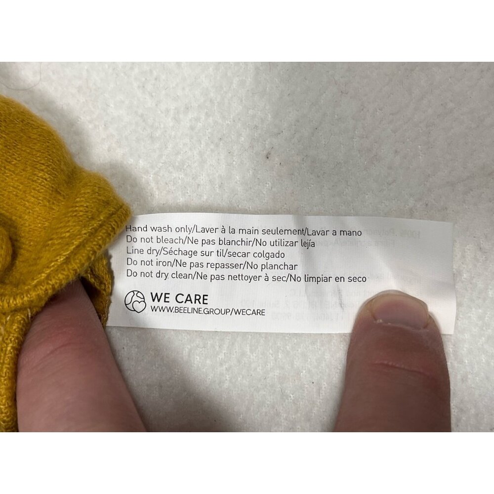 I Am Mustard Yellow Touchscreen Gloves Knit Heart Tip NWT Winter Warm - Picture 8 of 9